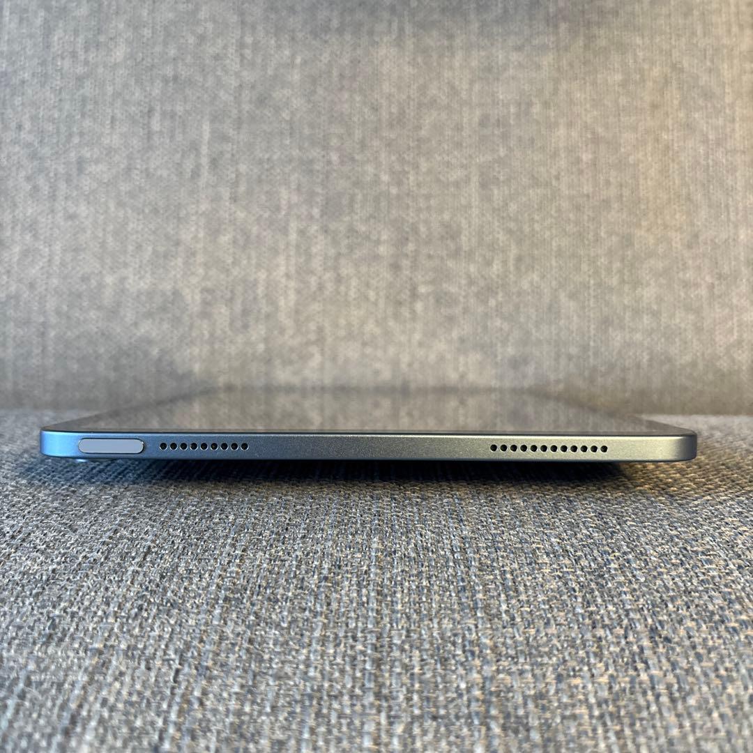 iPad 第10世代 64GB ブルー　傷、画面焼け有り