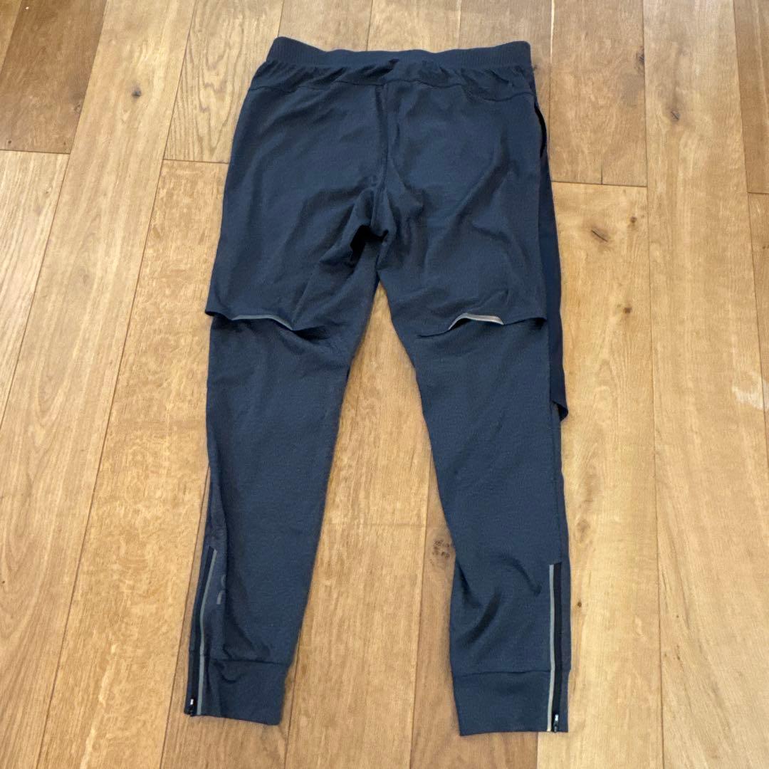 on ランニング ジャージパンツ ネイビー