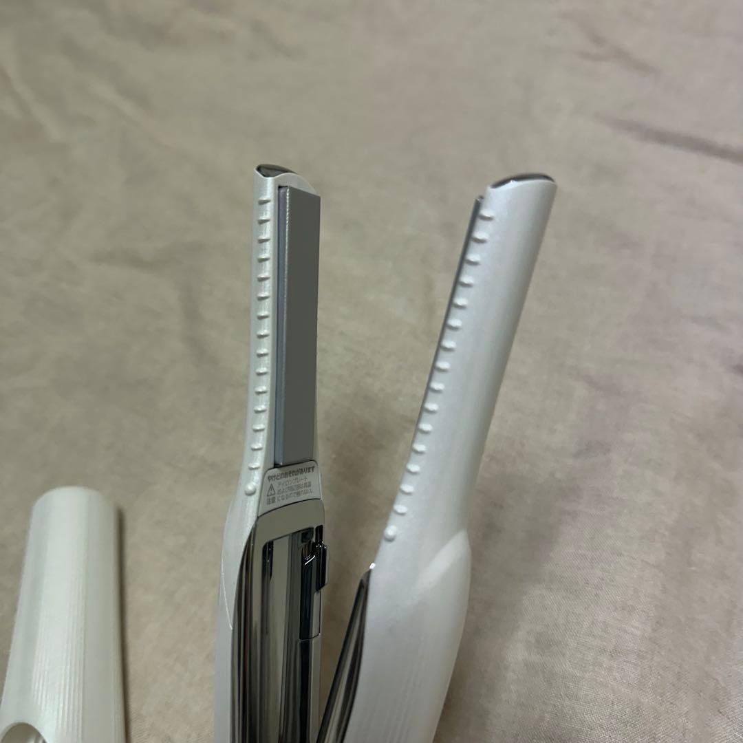 ReFa フィンガーアイロン　ヘアアイロン ホワイト　コードレス　リファ