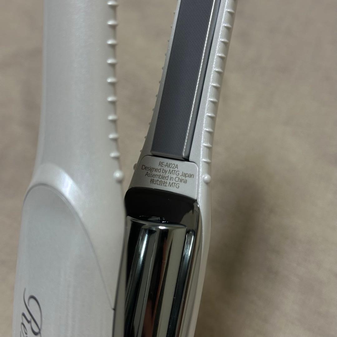 ReFa フィンガーアイロン　ヘアアイロン ホワイト　コードレス　リファ