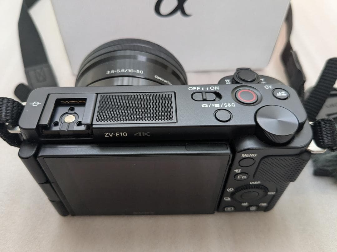 【美品】 VLOGCAM ZV-E10 パワーズームレンズキット ブラック