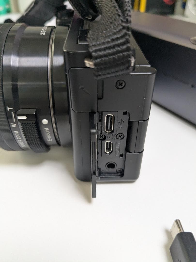 【美品】 VLOGCAM ZV-E10 パワーズームレンズキット ブラック