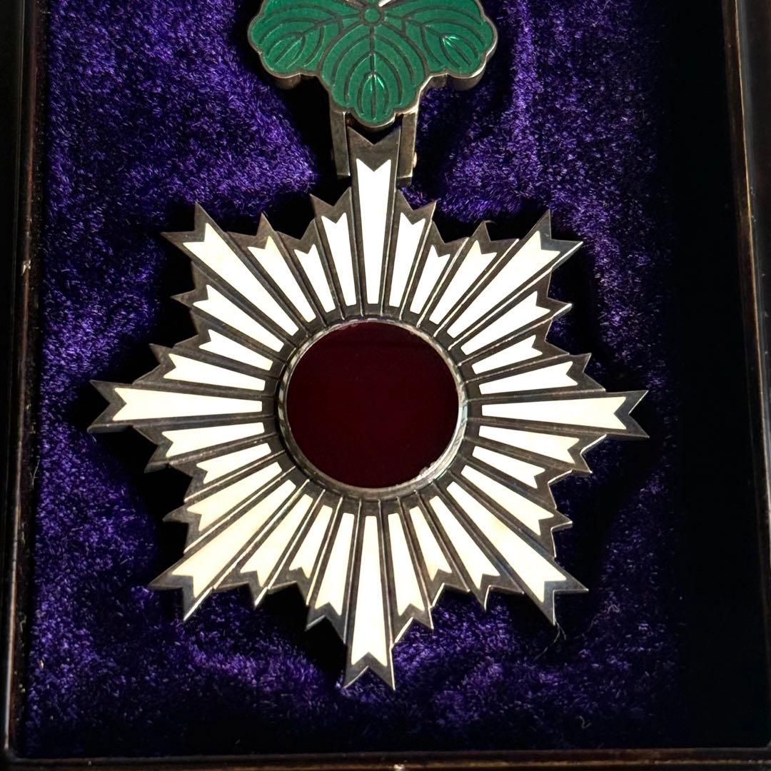 K*N様 勲六等単光旭日章 旧日本軍 金文字共箱付 勲章【NN1130-1】