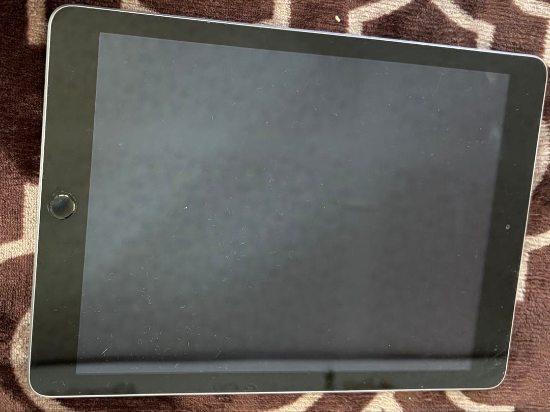 iPad 第5世代　128GB wifiモデル　USED