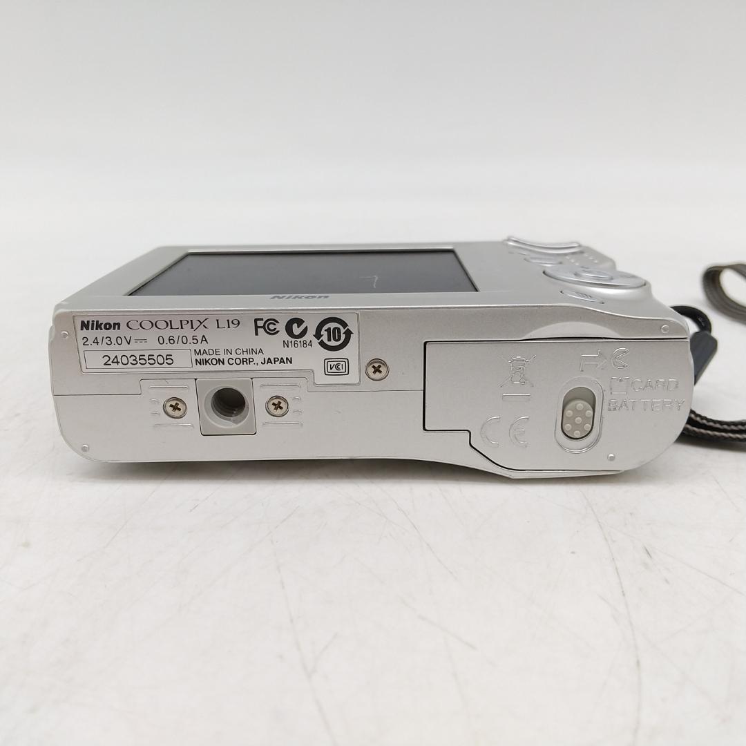 3019番 ニコン COOLPIX L19 デジタルカメラ シルバー 乾電池駆動