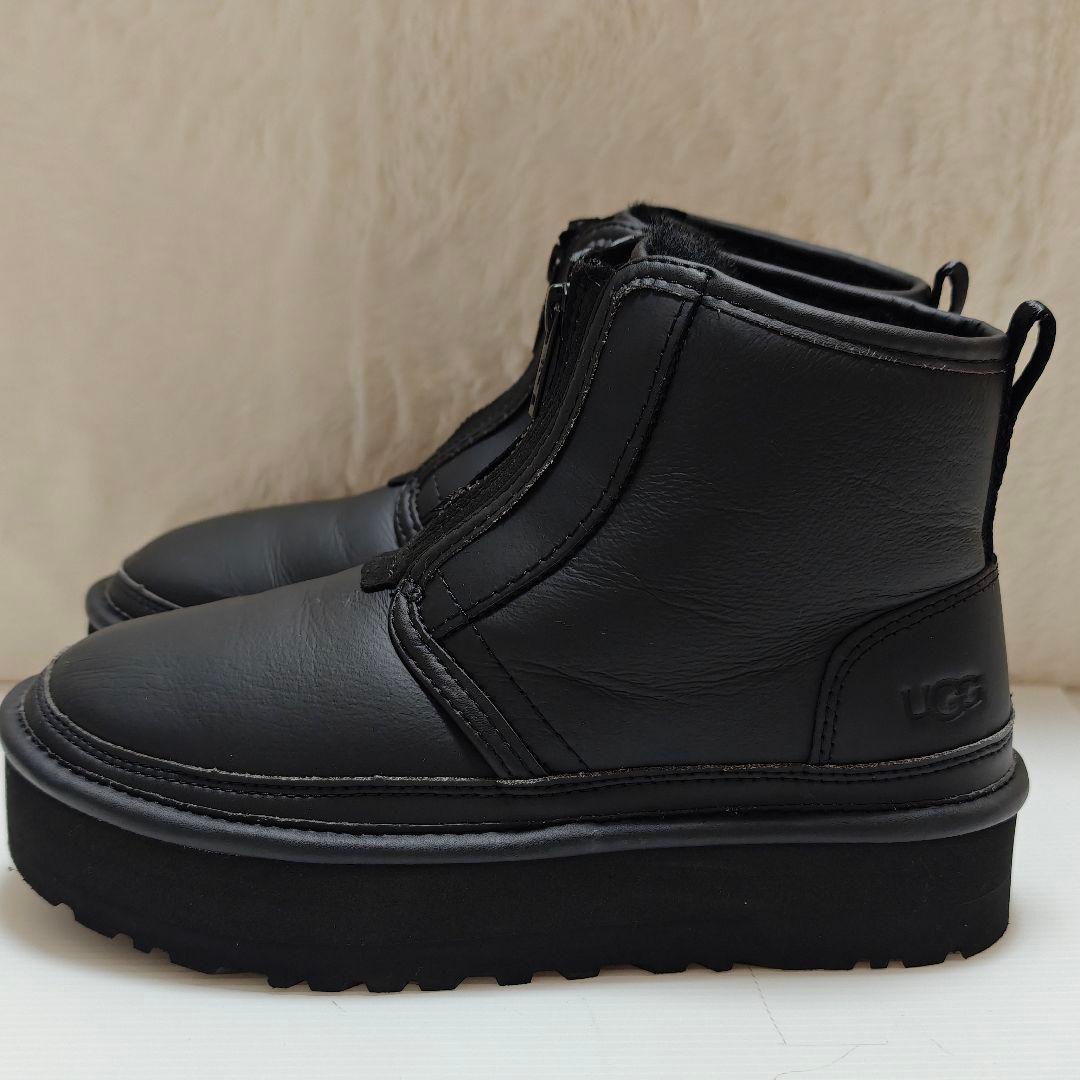 未使用級✨アグ　オールブラック　ムートンブーツ　厚底　フロントジップ 23cm