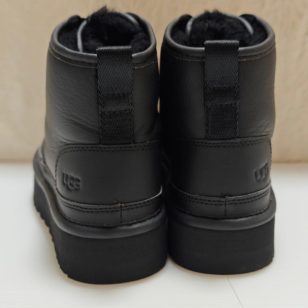 未使用級✨アグ　オールブラック　ムートンブーツ　厚底　フロントジップ 23cm