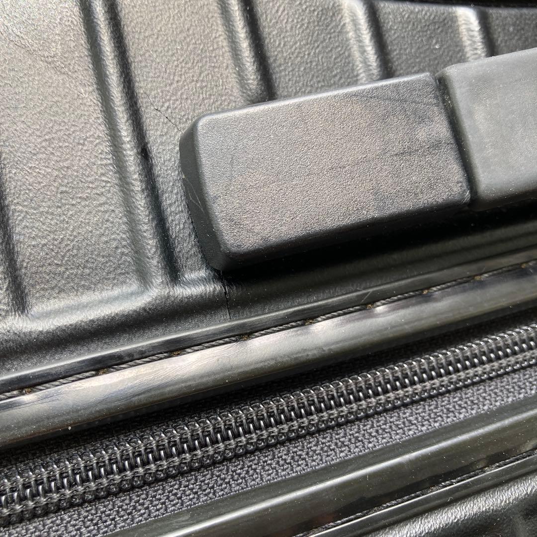 リモワサルサ2輪 デジタル迷彩仕様 最新TSA搭載★艶消黒35ℓ機内持込可能