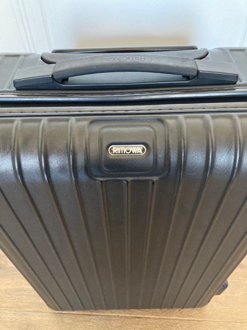 リモワサルサ2輪 デジタル迷彩仕様 最新TSA搭載★艶消黒35ℓ機内持込可能