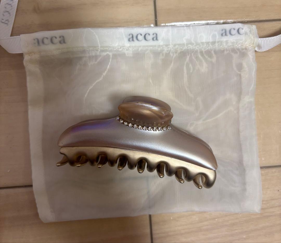 acca ゴールド ヘアクリップ ビジュー付き