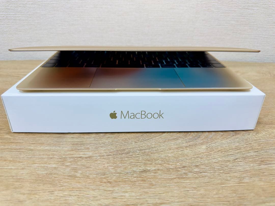 美品Apple MacBook 512GB【MacOS2021年／新品バッテリー