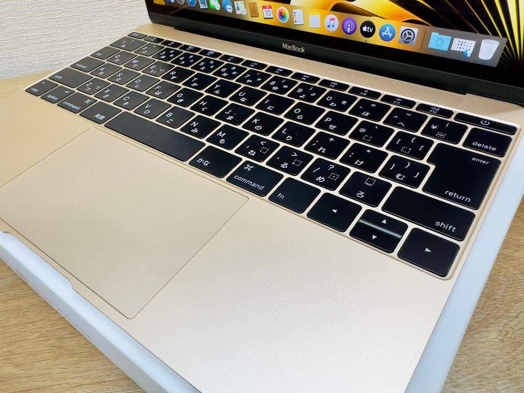 美品Apple MacBook 512GB【MacOS2021年／新品バッテリー