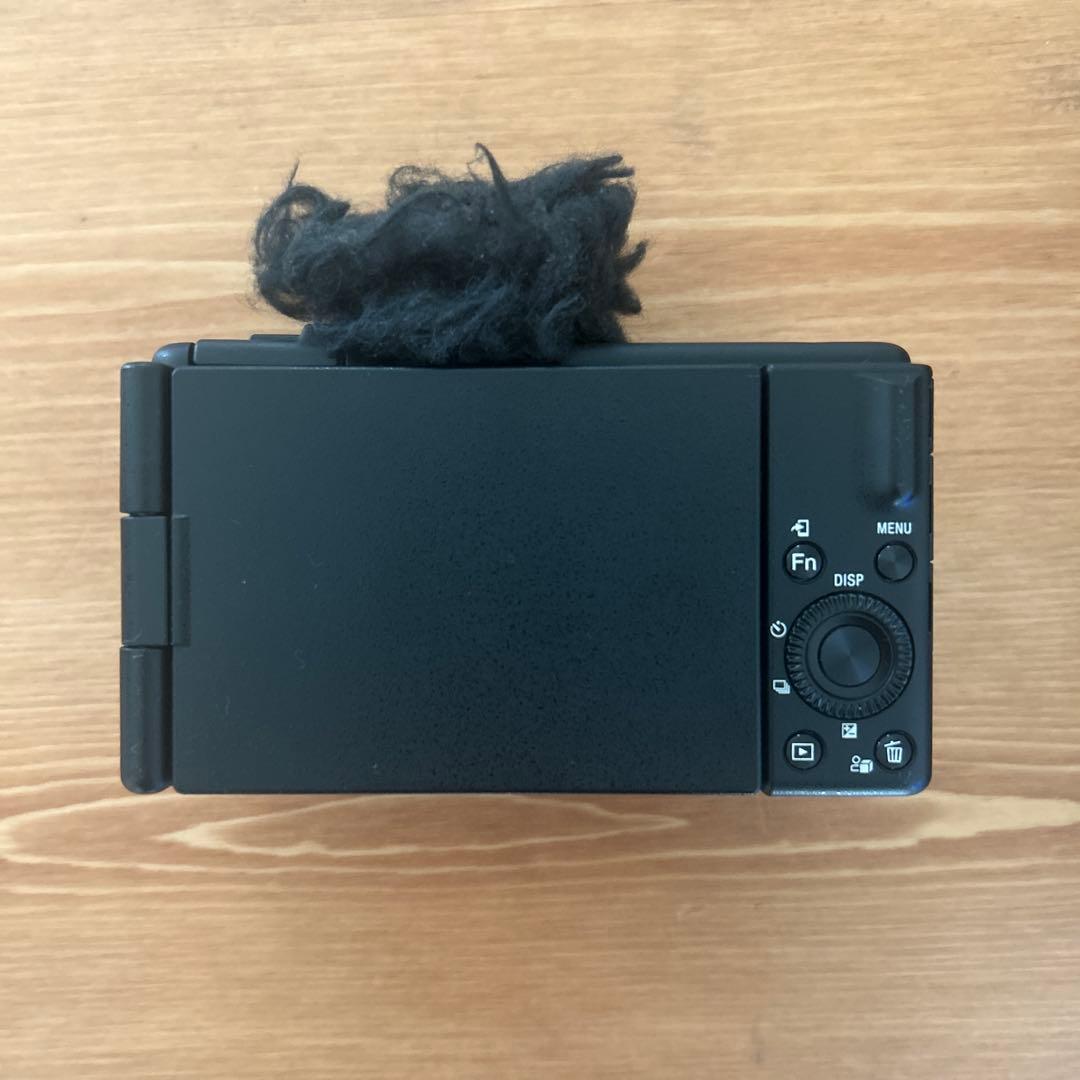 SONY コンパクトデジタルカメラ 本体とリモコン