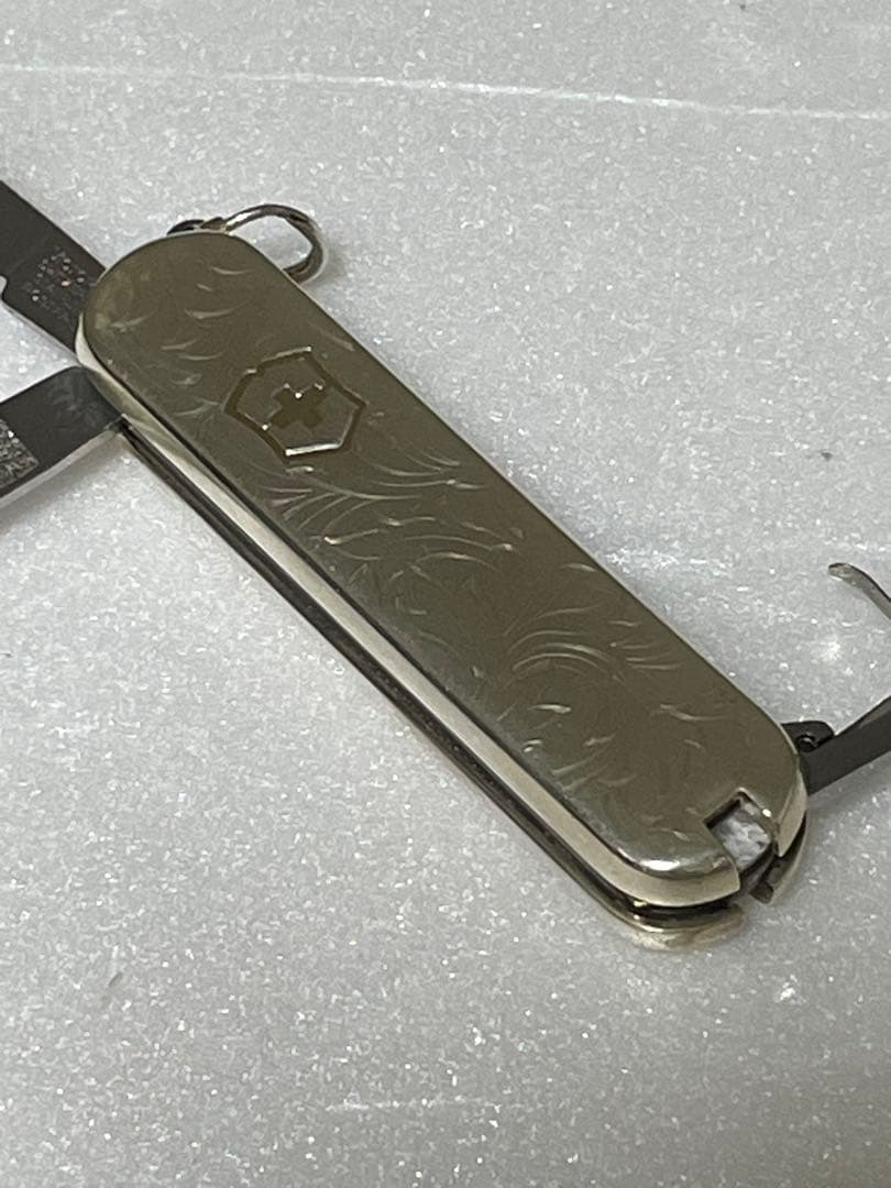 Tiffany & Co Victorinox ナイフ ファンデーションケース