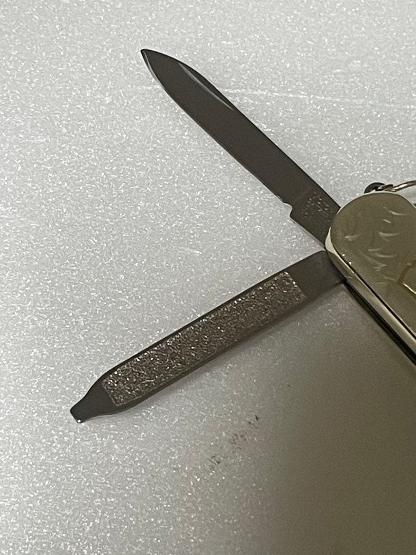 Tiffany & Co Victorinox ナイフ ファンデーションケース