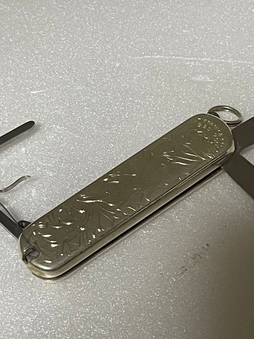 Tiffany & Co Victorinox ナイフ ファンデーションケース