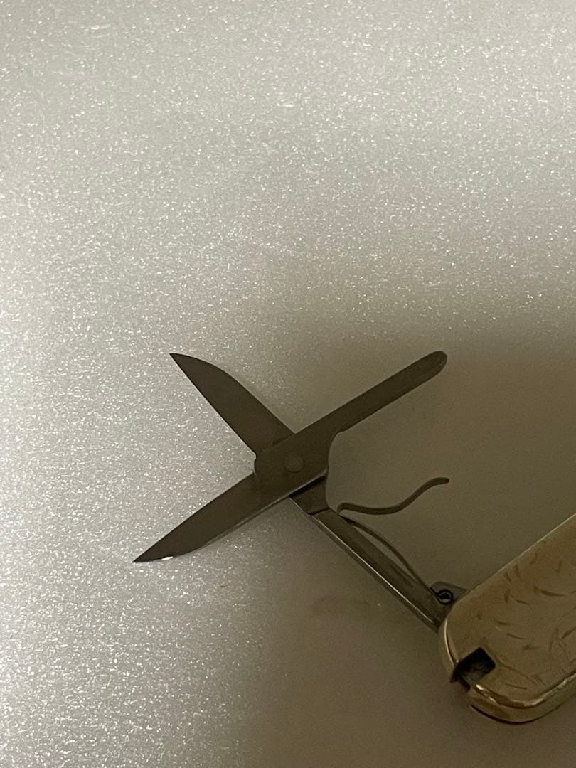 Tiffany & Co Victorinox ナイフ ファンデーションケース