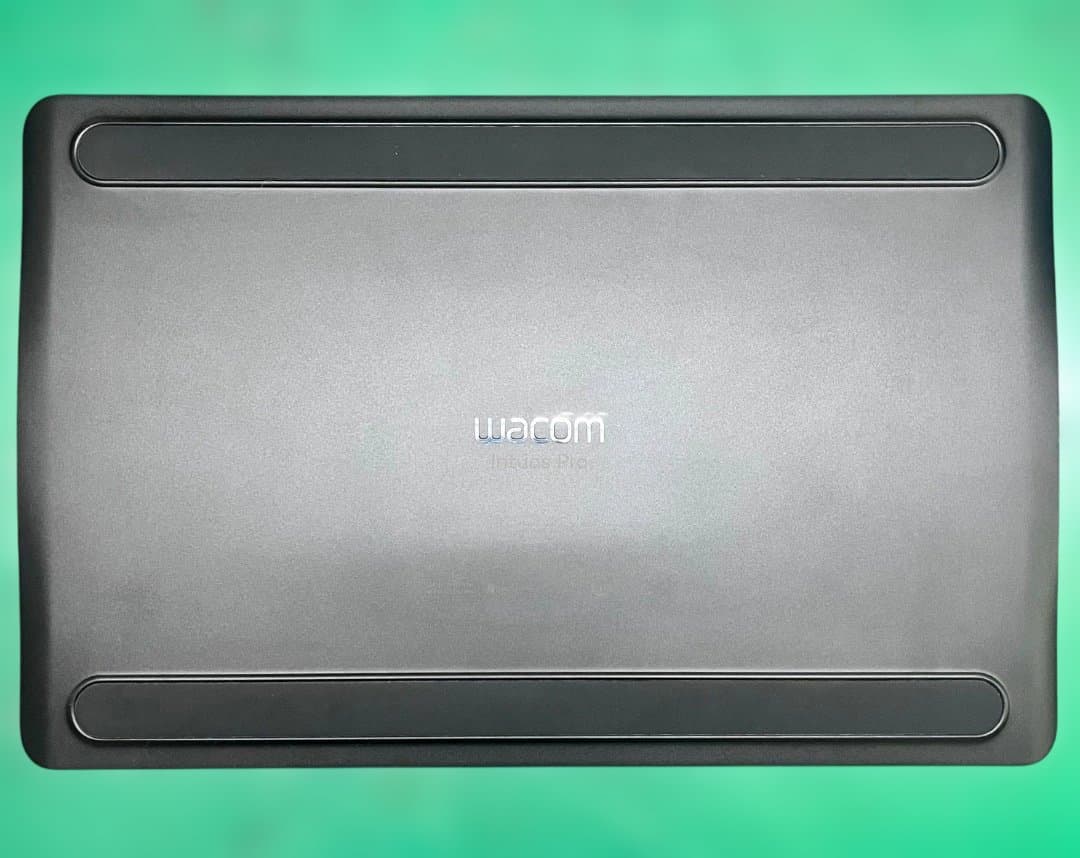 Wacom Intuos Pro Mサイズ　Wacom Pro pen2付属