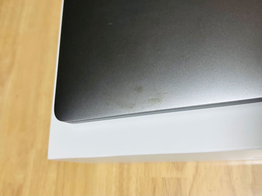 MacBookpro 2019 16インチ 16GB core i7 512GB