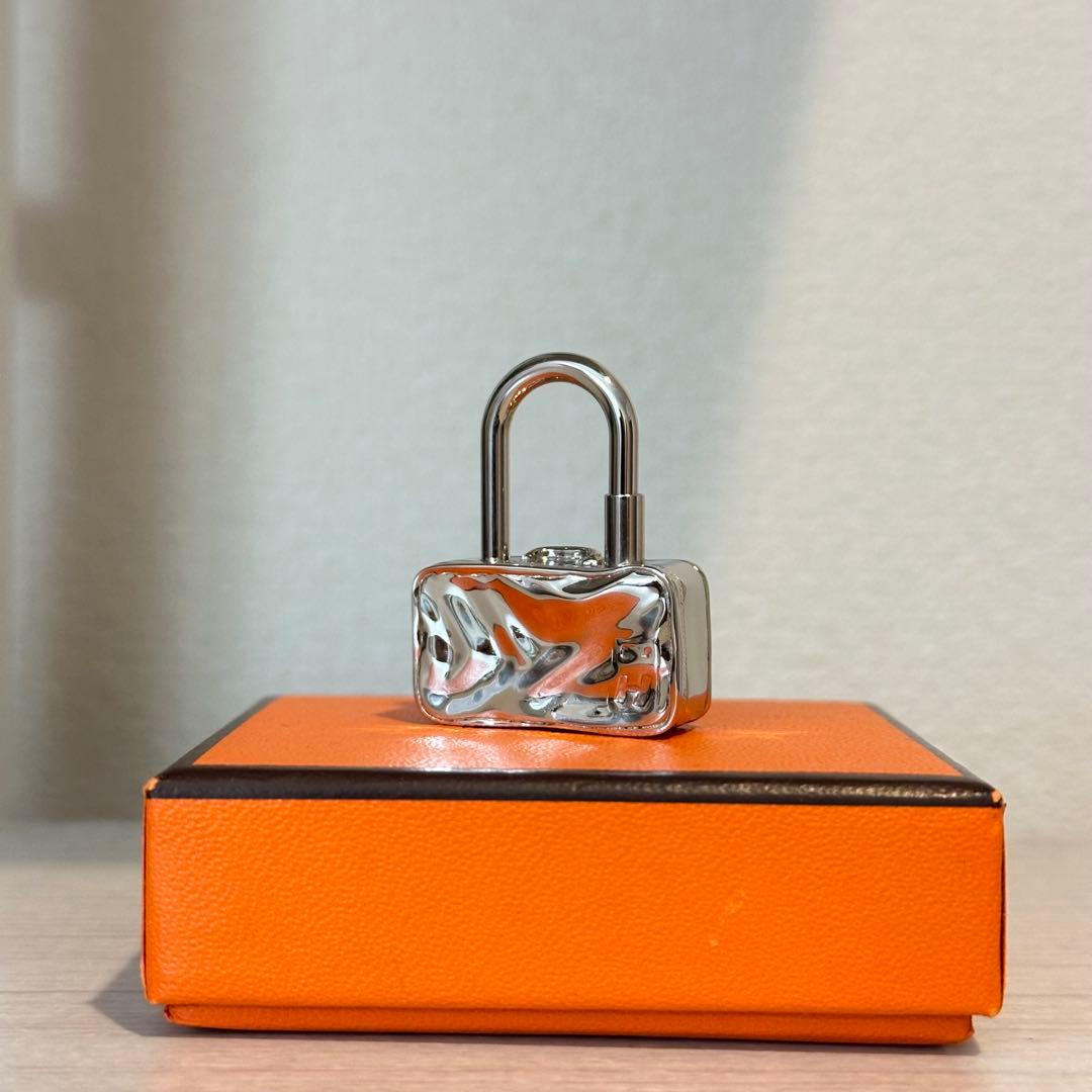 HERMES 美しき逃避行 Le chappee belle 2009年限