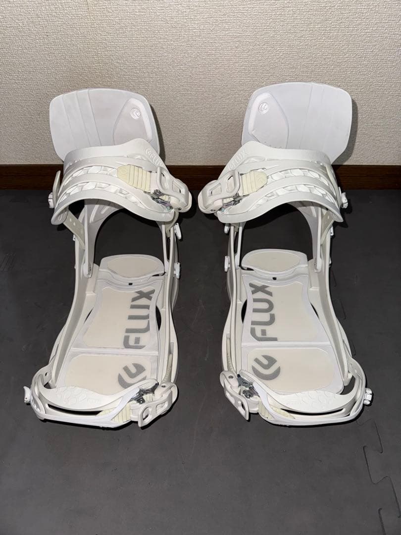 FLUX XF Lサイズ(27.0〜) ホワイト