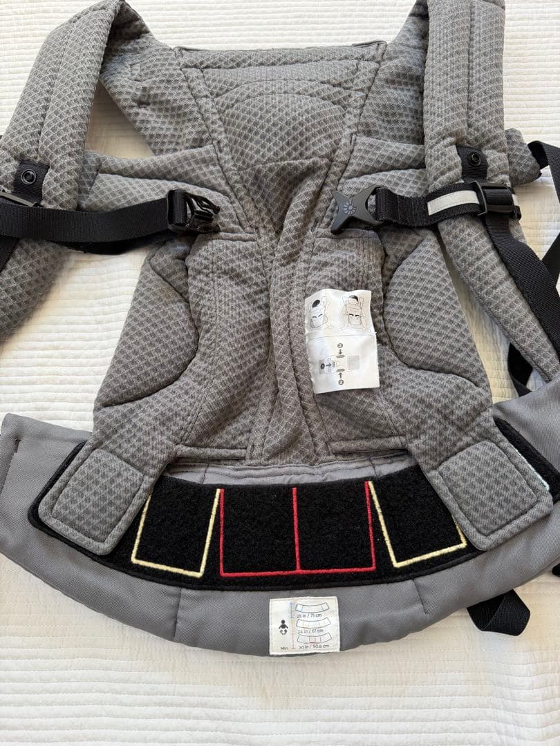 まつ　エルゴ 抱っこ紐 オムニ ブリーズ グラファイトグレー