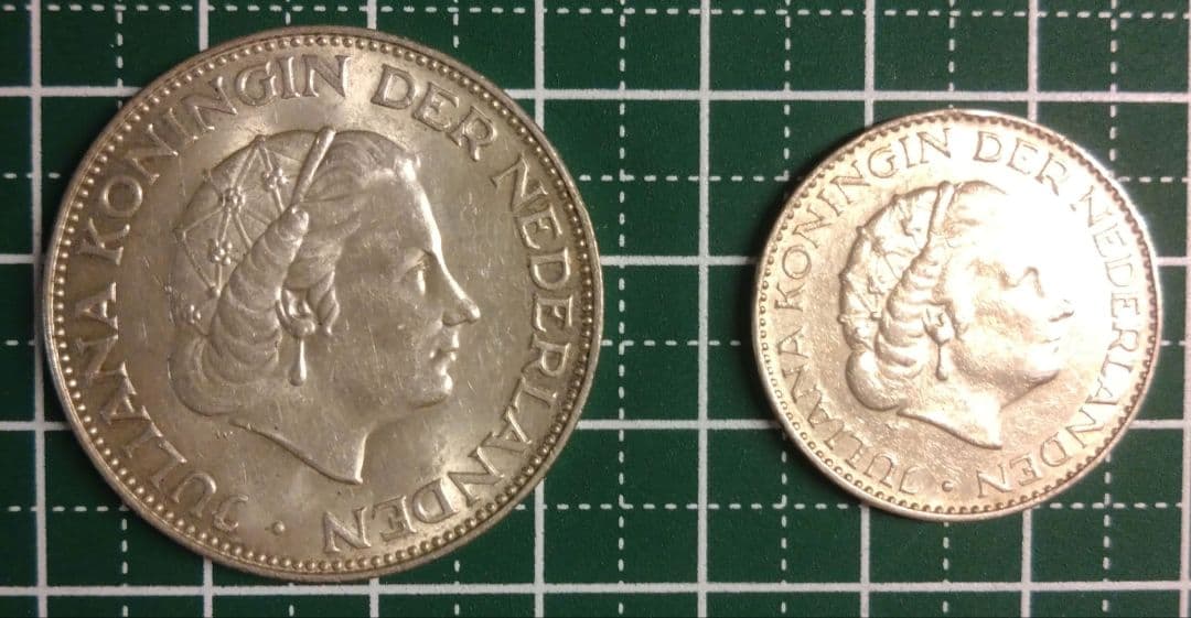 オランダ 旧貨幣 2.5 1959年と1ギルダー 1955年 銀貨 2枚セット