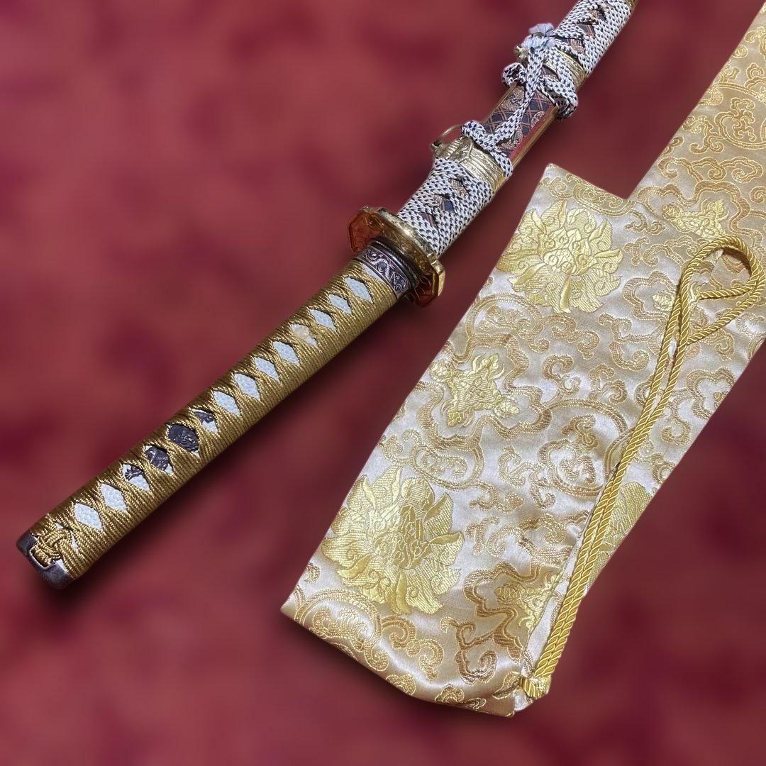 模造刀(刀袋付) 太刀造り 金具装飾 金茶柄 太刀型金鍔