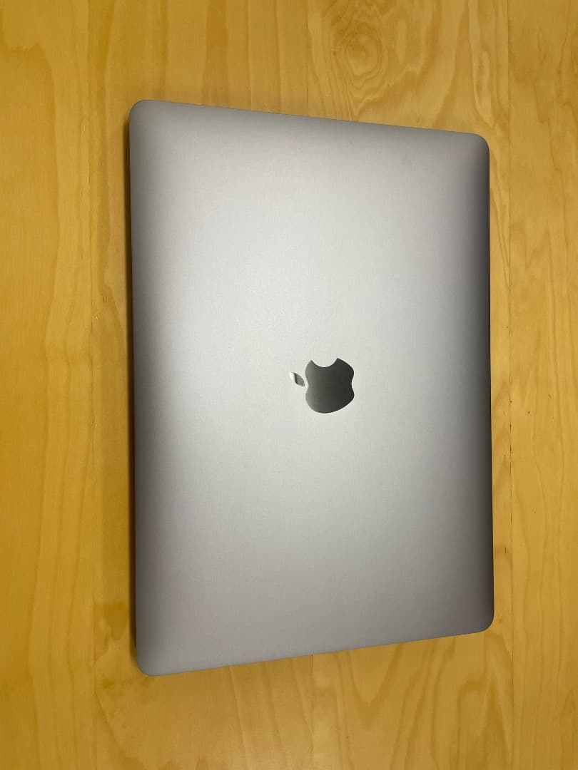 MacBook Pro 2019 13インチ スペースグレイ