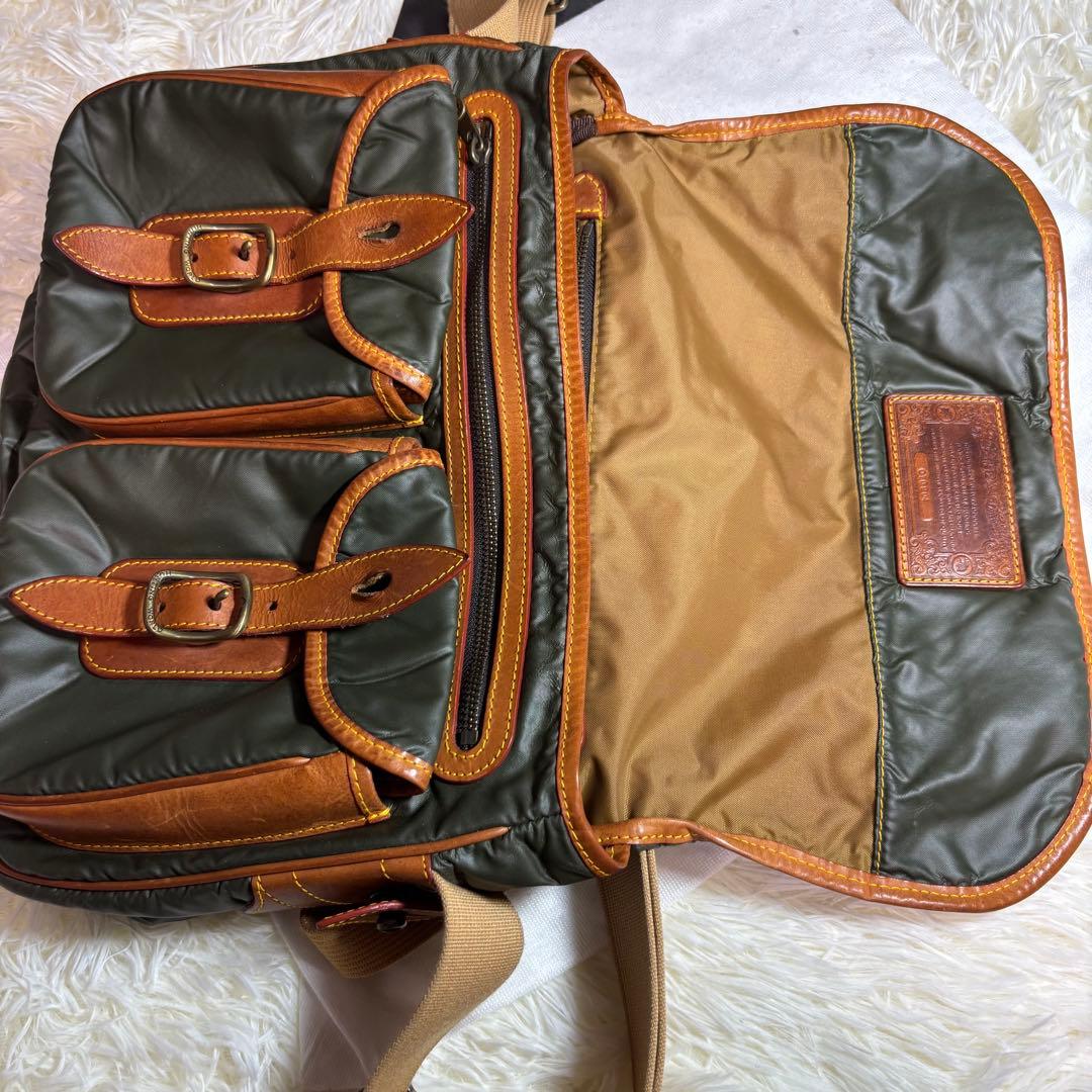 大人気✨　ハンティングワールド バチューサーパス カーキ系 メッセンジャーバッグ