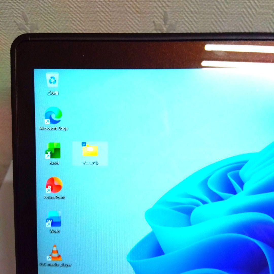 ノートパソコンWindows11 i5大容量直ぐ使えるカメラオフィス付き