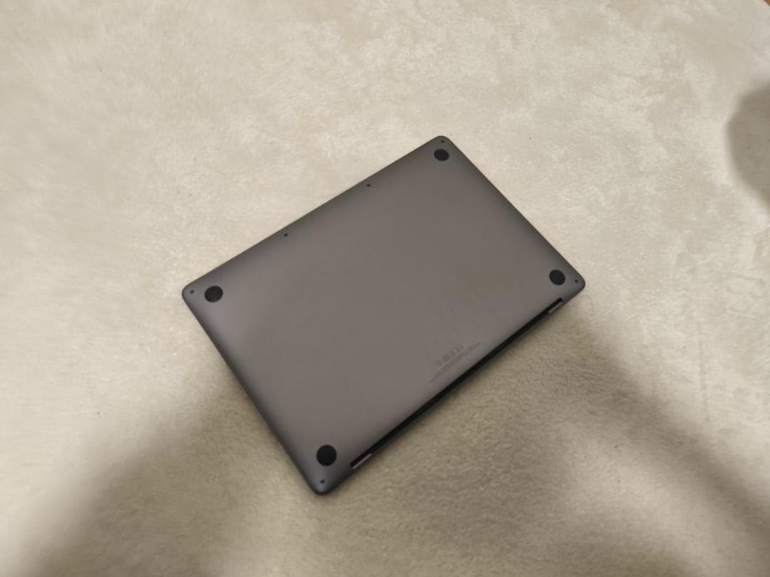 2022年製　M2/16GB Macbookpro　タッチバー