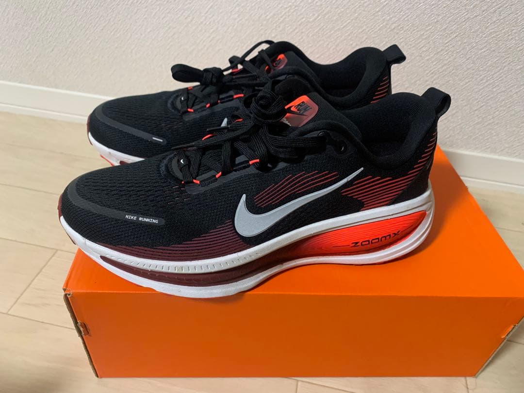 NIKE ランニングシューズ ボメロ18 27cm