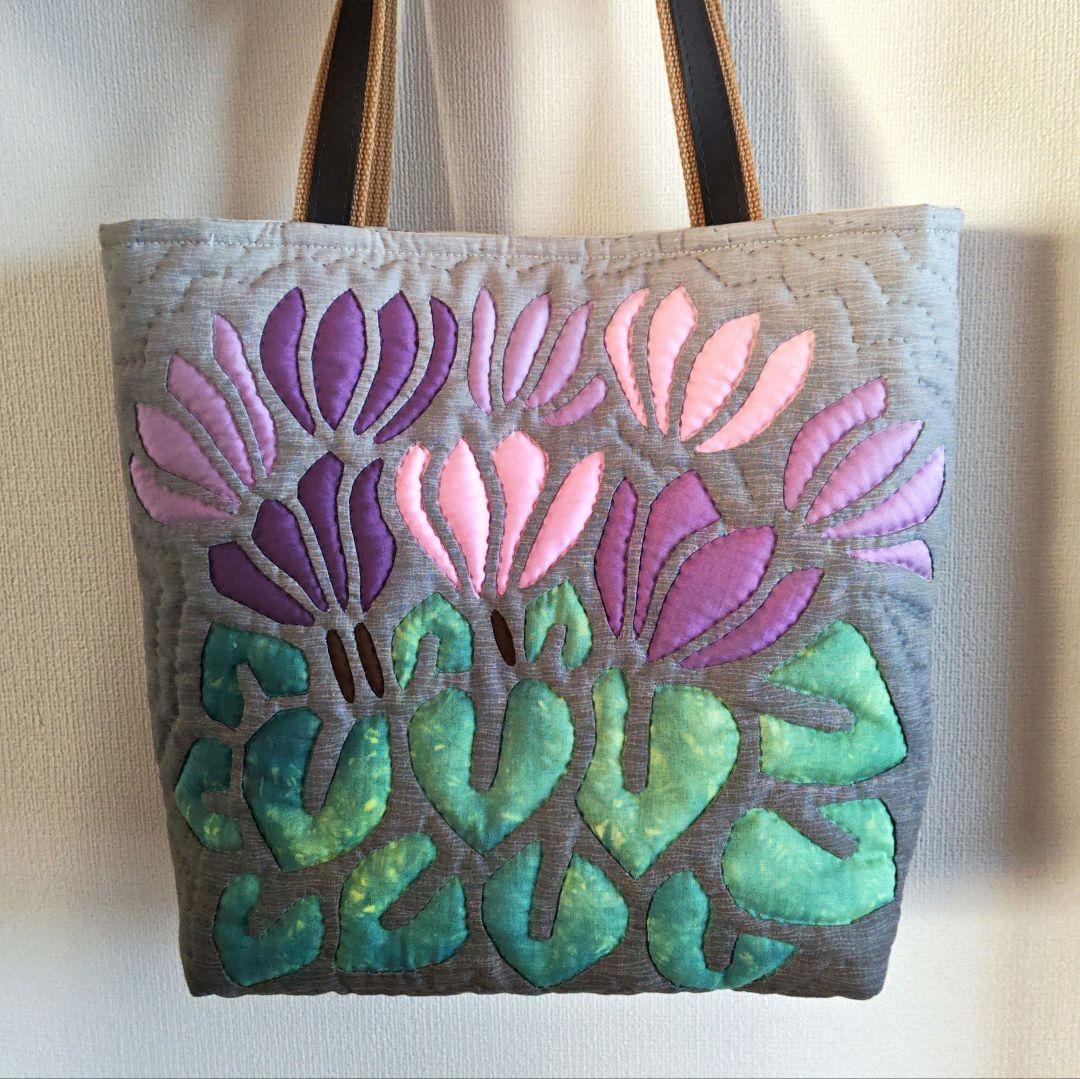 ハンドメイド　ハワイアンキルトバッグ　（シクラメン）