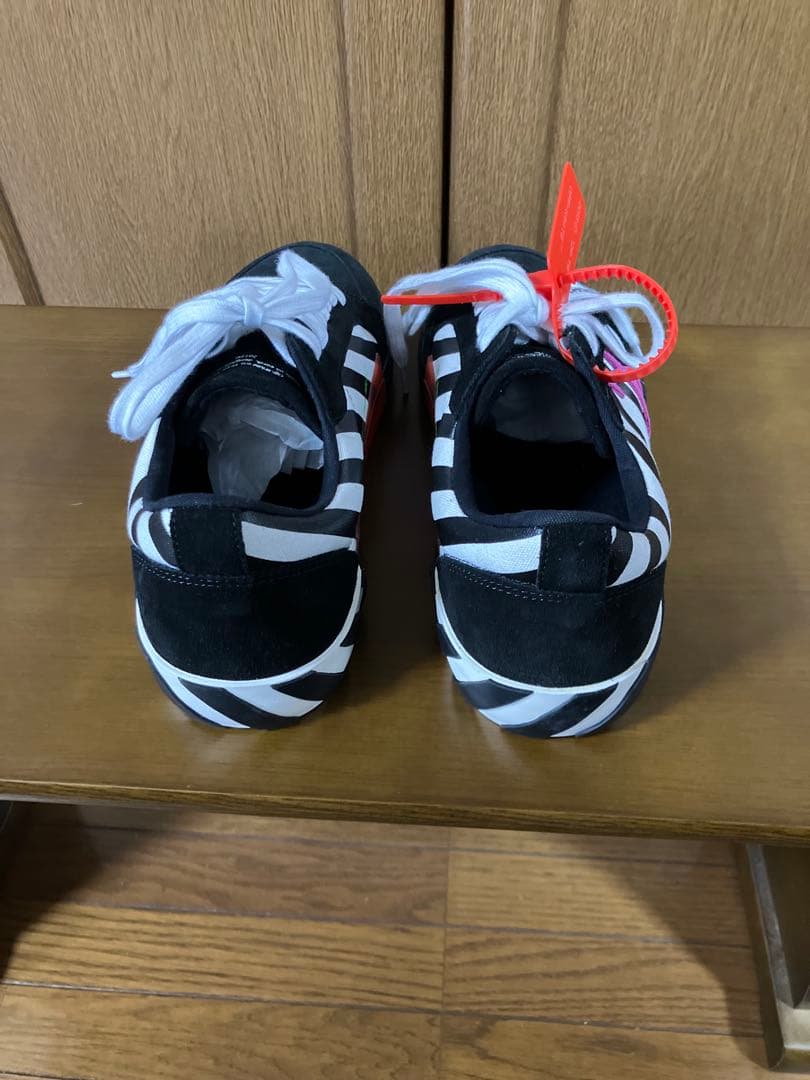 オフホワイト OFF WHITE ダイアゴナル ロー バルカナイズド