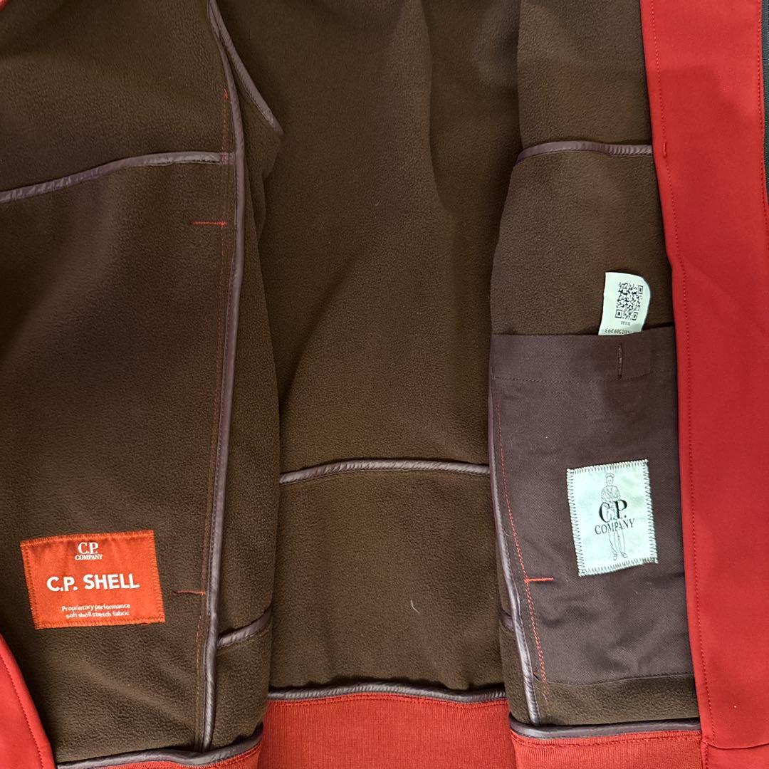 C.P. COMPANY 赤 ナイロンジャケット フード付き