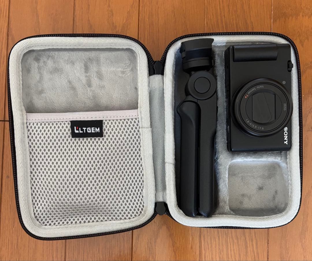 SONY コンパクトデジタルカメラ 本体とリモコン付き