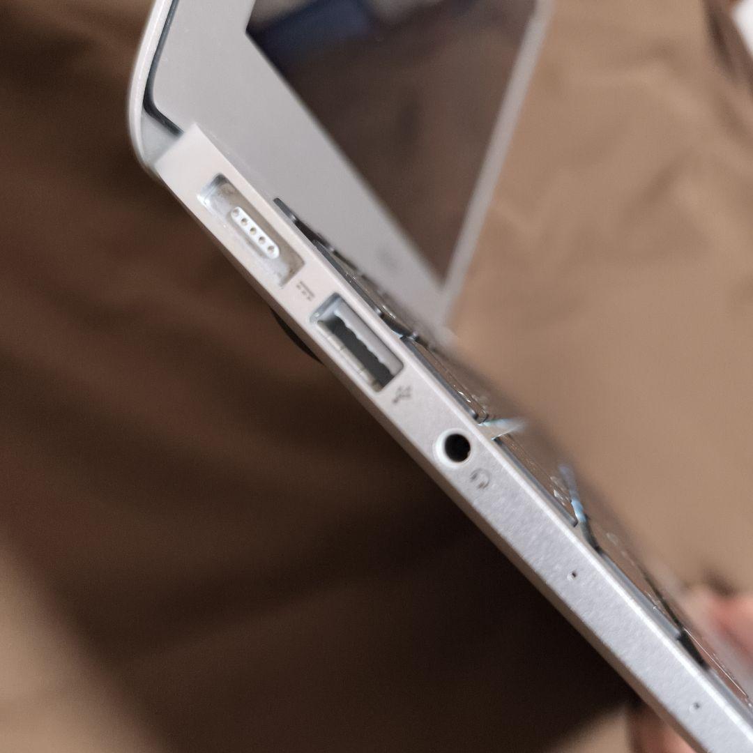 【美品】MacBook Air 11インチ Early 2014【おまけ付き】