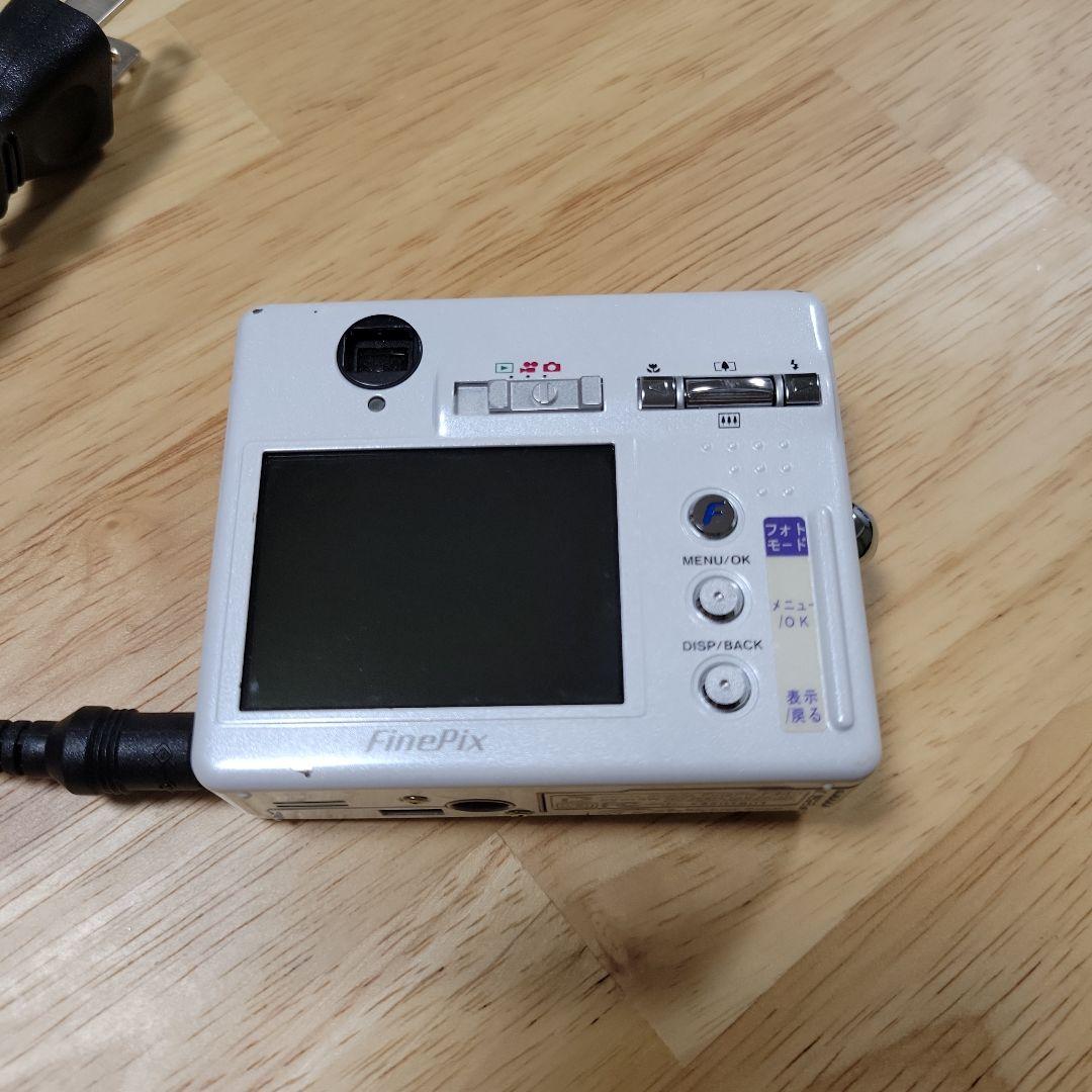 FUJIFILM F440 コンパクトデジタルカメラ