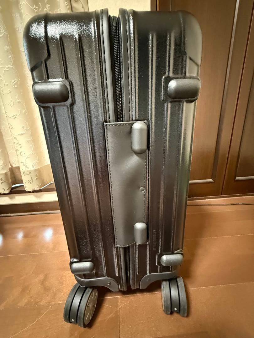 【新品】リモワ　サルサ　ブラック　48L