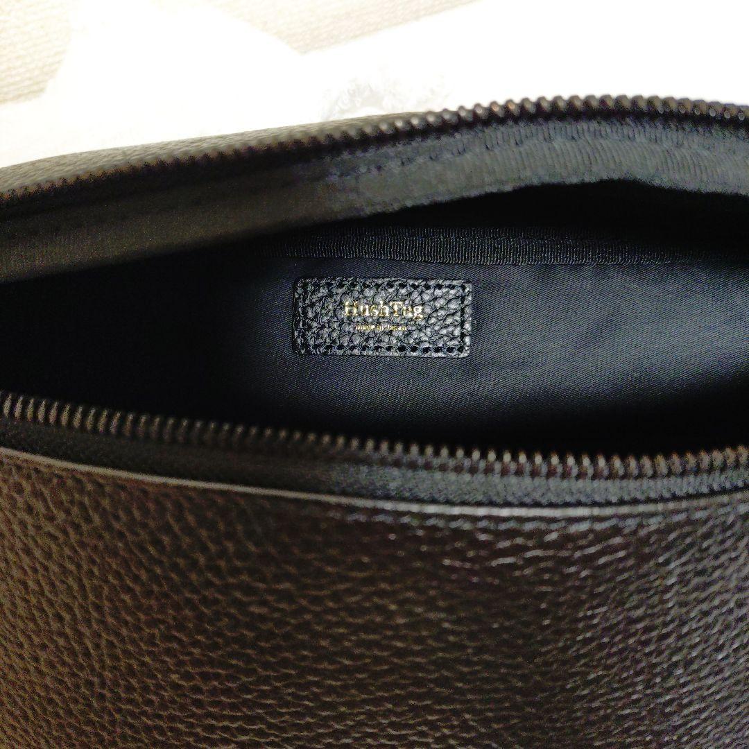 黒いレザー風ボディバッグ