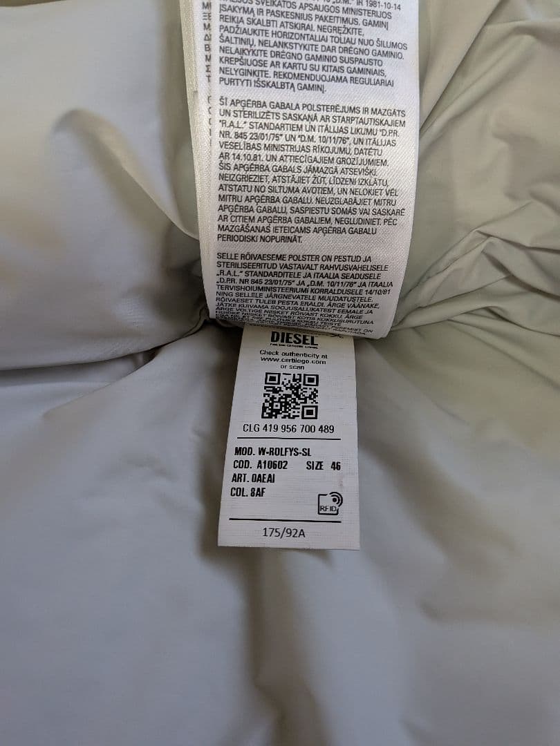 竹*様 DIESEL ダウンベスト フード付き