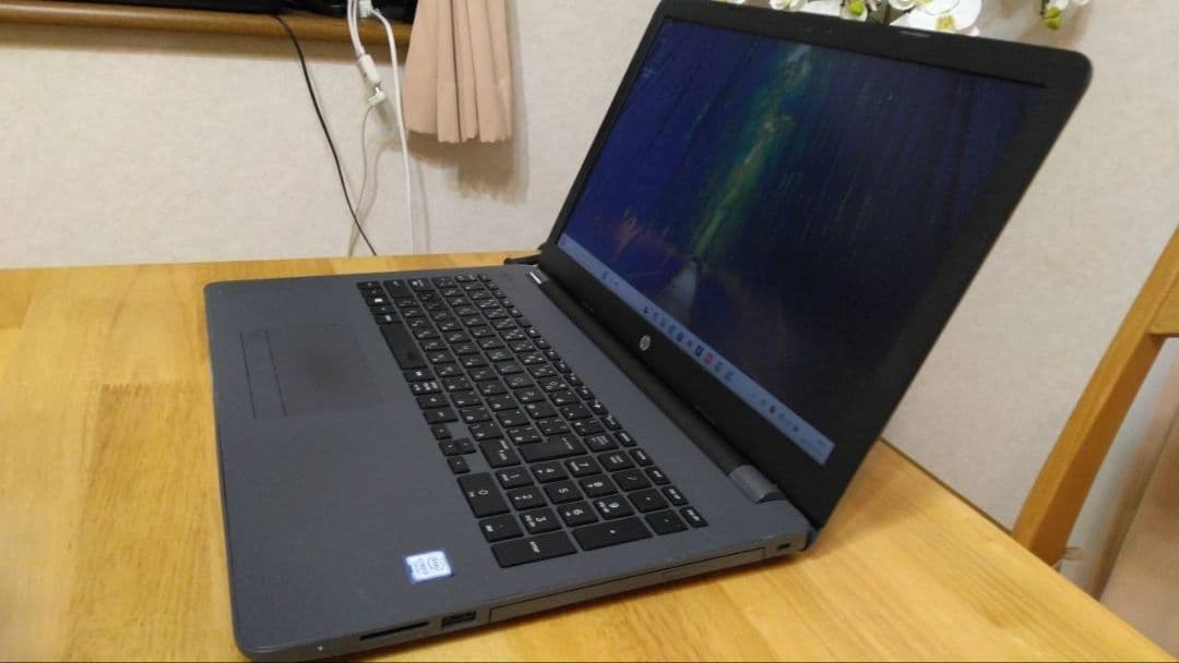 高性能☆HP 250 G6 i3-7020U メモリ8GB SSD240オフィス