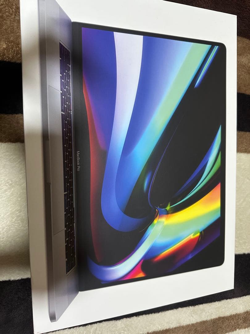 【中古】MacBook Pro 2019 i9 64GB 1TB CTO