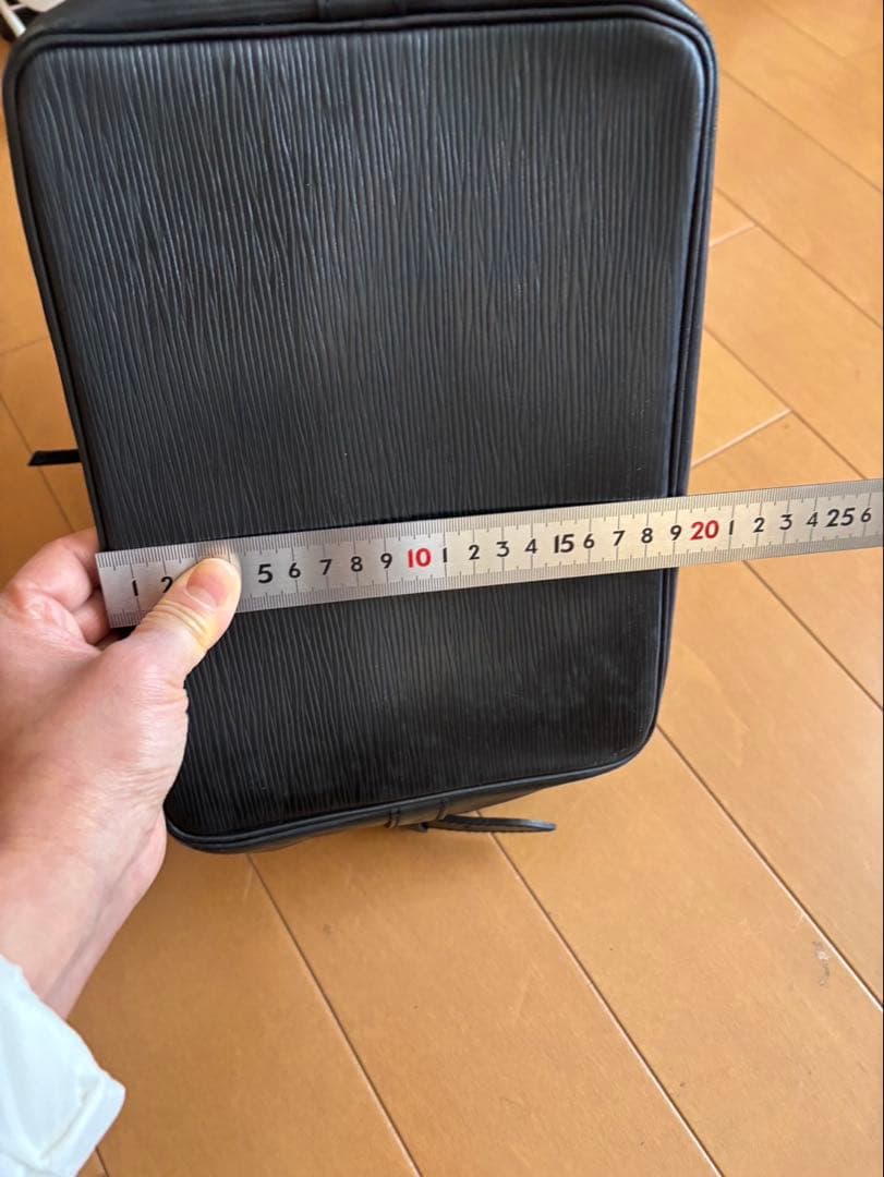 ルイヴィトン　エピ　黒 レザー バケットバッグ　ショルダーバッグ　バケツ型