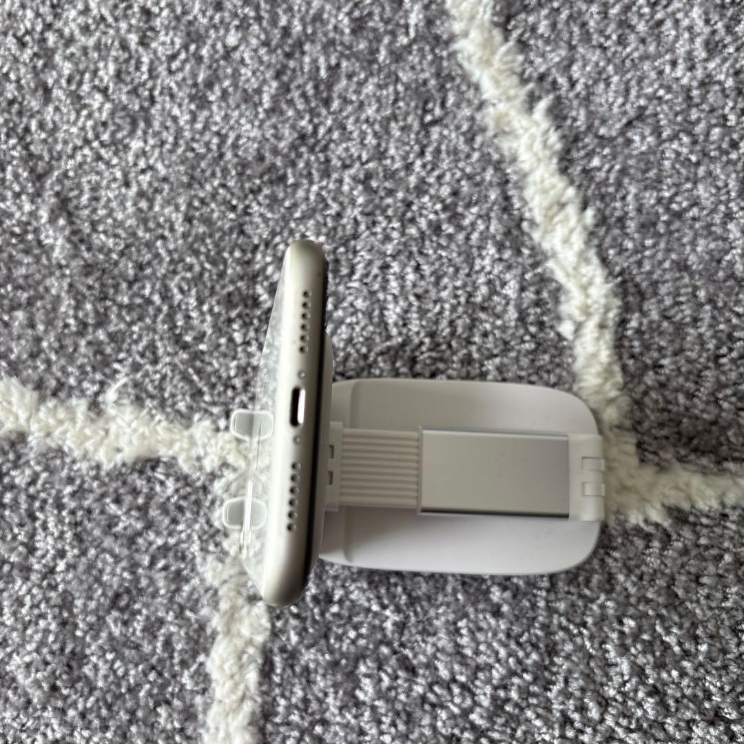 iPhone11　本体　ホワイト　128GB