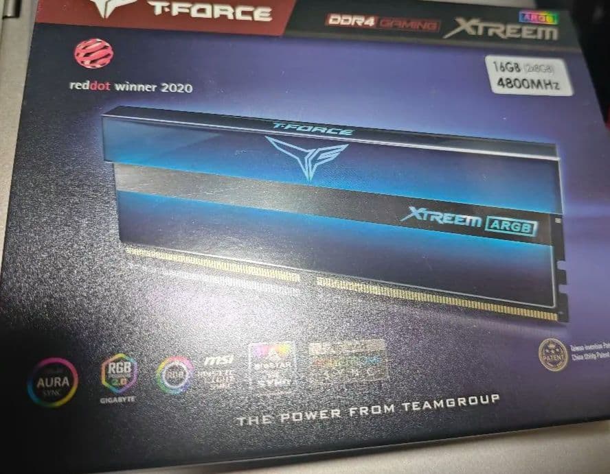 メモリー T-FORCE XTREEM ARGB 16GB 4800MHz