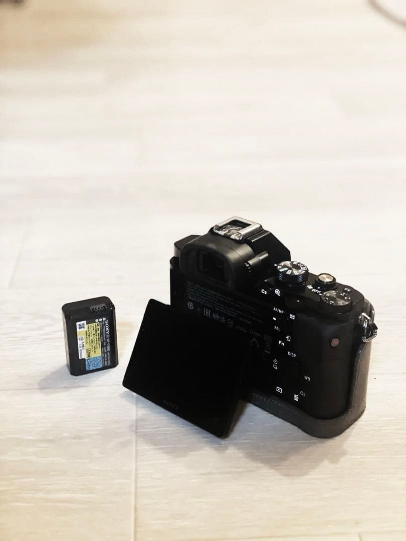 SONY α7R フルサイズ　ミラーレスカメラボディ　シャッター回数7200