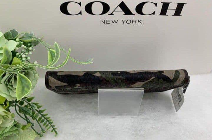新品未使用コーチ長財布迷彩柄グリーンシグネチャーメンズレディース送料無料即日発送