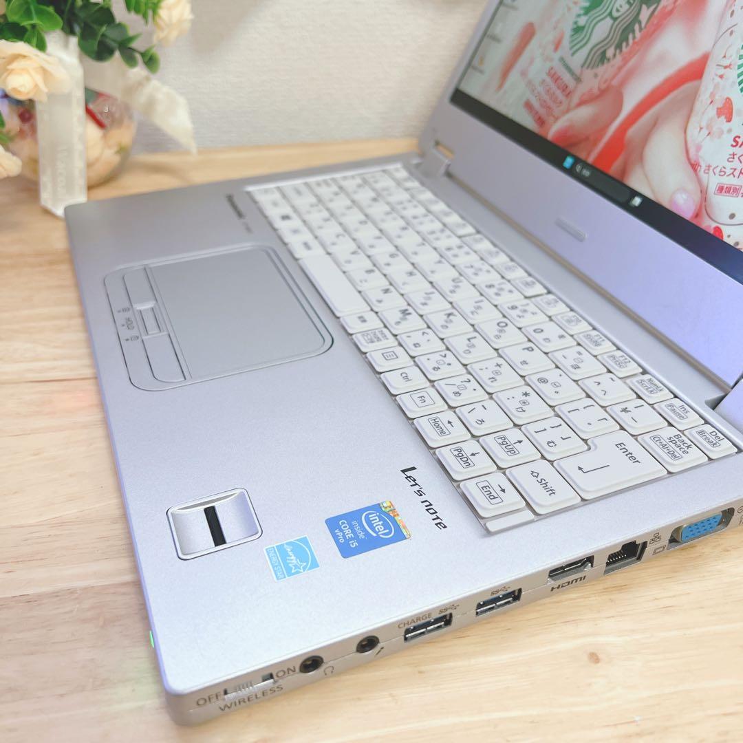 美品、軽量、高速SSD、Win11 、Wi-Fi内蔵、イラレ、オフィス2021